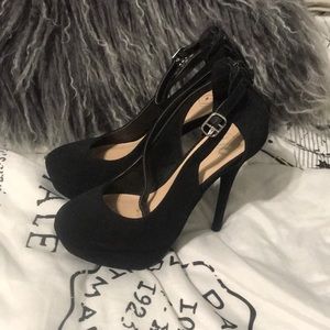 Black high heels size 6